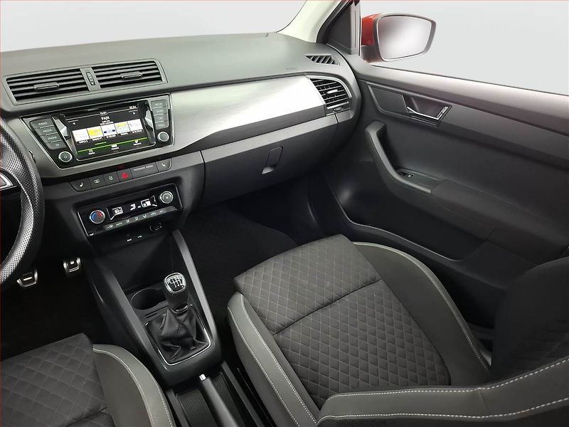 Škoda Fabia (2017) 1.2 TSI, Tempomat - fotka 8 z 17