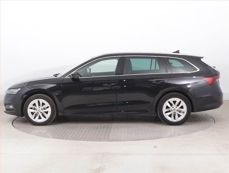 Škoda Octavia (2022) Style 1.5 TSI - fotka 3 z 16