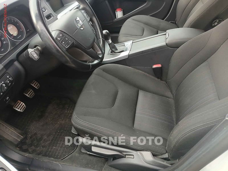 Volvo V60 (2013) 1.6D, AC, STK6/28 - fotka 3 z 3