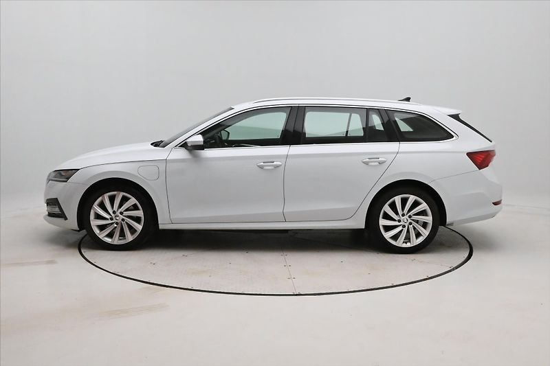Škoda Octavia 1,4 iV TSI 110kW Style SoH 92% - fotka 8 z 32