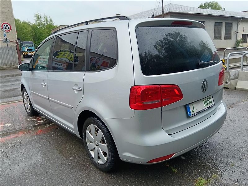 Volkswagen Touran 1,2 TSi  Comfortline - fotka 9 z 24