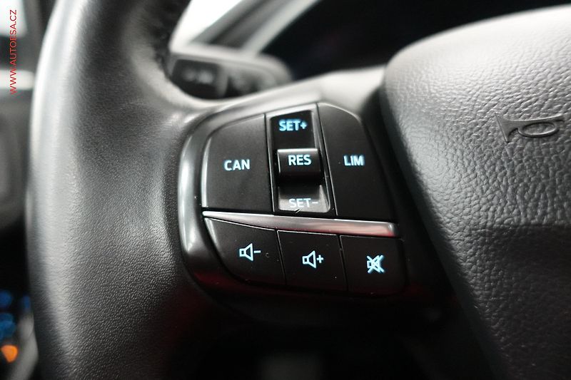 Ford Focus (2018) 1.5 TDCi, ČR, autoAC - fotka 15 z 22