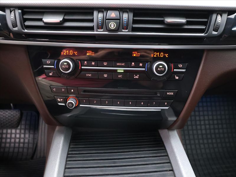 BMW X5 3,0 Xd M-paket CZ Kůže Navi - fotka 21 z 32