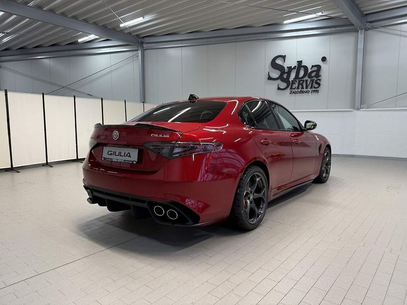 Alfa Romeo Giulia (2026) Quadrifoglio 2.9 V6 BiTurbo 52 - fotka 4 z 26