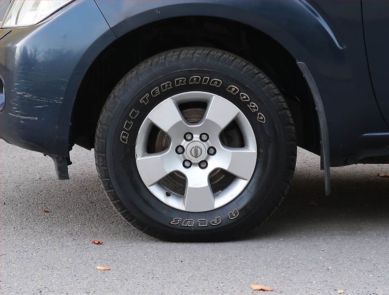 Nissan Navara (2011) 2.5 D, 4X4, Vyhř. sedaček - fotka 15 z 19