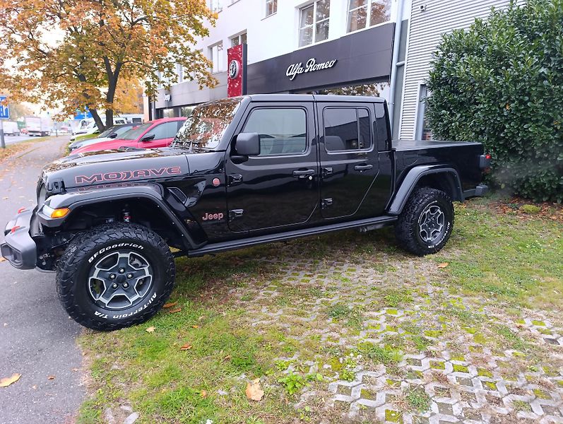 Jeep Gladiator (2021) Mojave 3,6 V6 - fotka 11 z 26