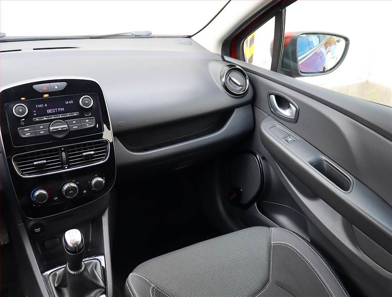 Renault Clio (2017) 1.2 16V, Tempomat - fotka 8 z 20