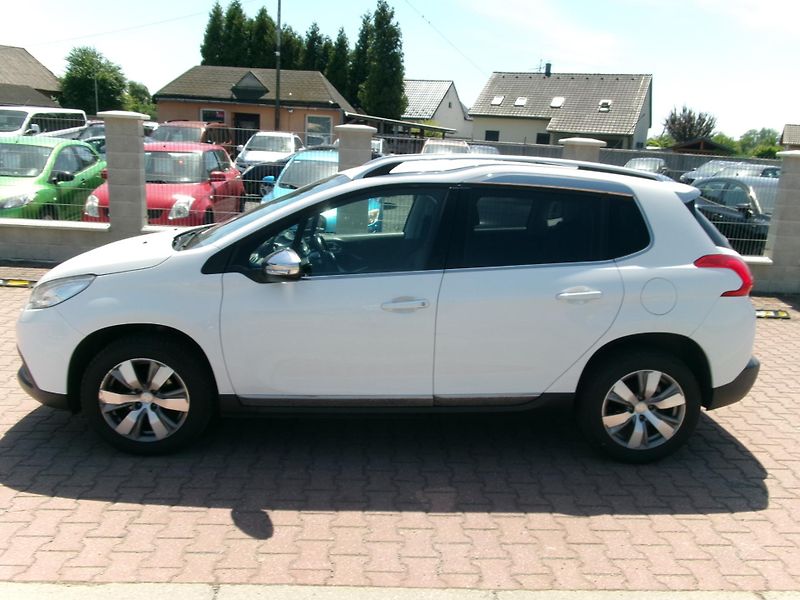 Peugeot 2008 (2015) 1,6 BlueHDI AC TEMP USB - fotka 9 z 26