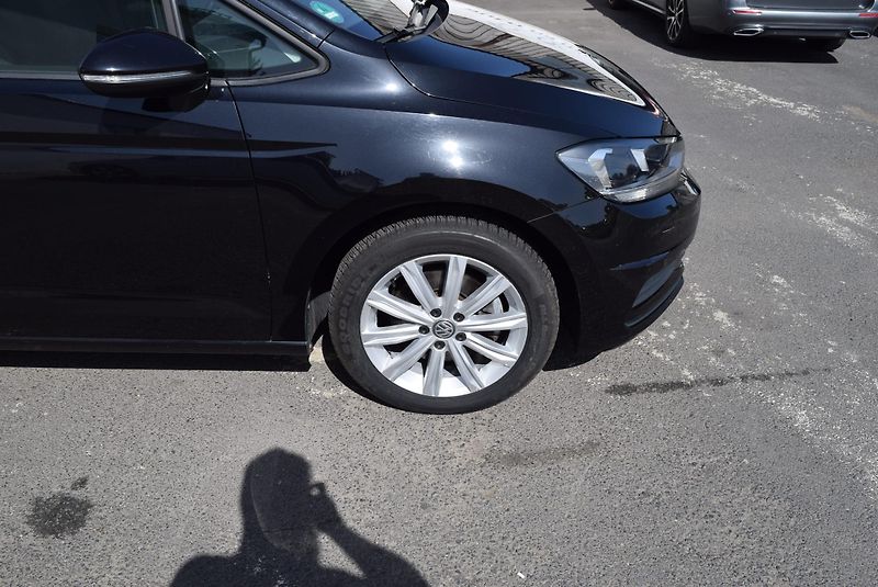 Volkswagen Touran (2016) 2.0TDI 110kw 7MÍST CLBMT OPS  - fotka 5 z 50