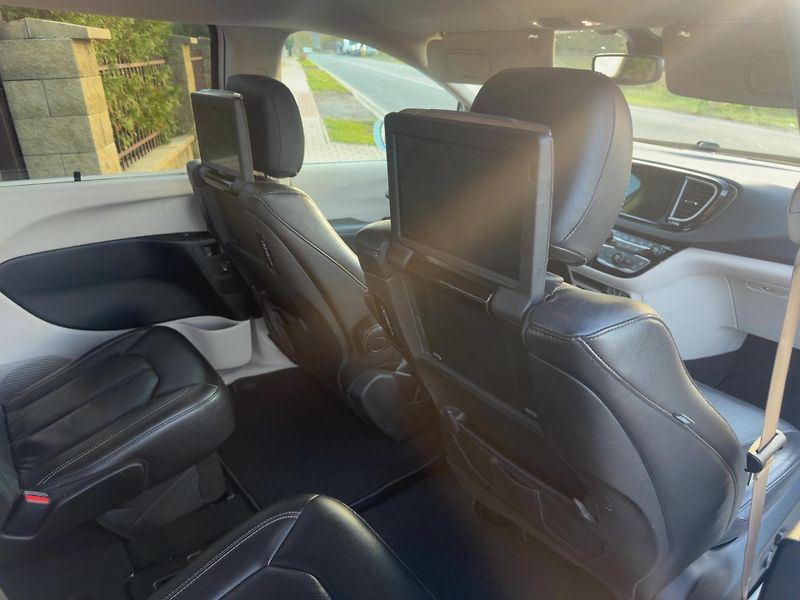 Chrysler Pacifica (2022) 3,6 8 míst 360 DVD Radar  2022 - fotka 9 z 19