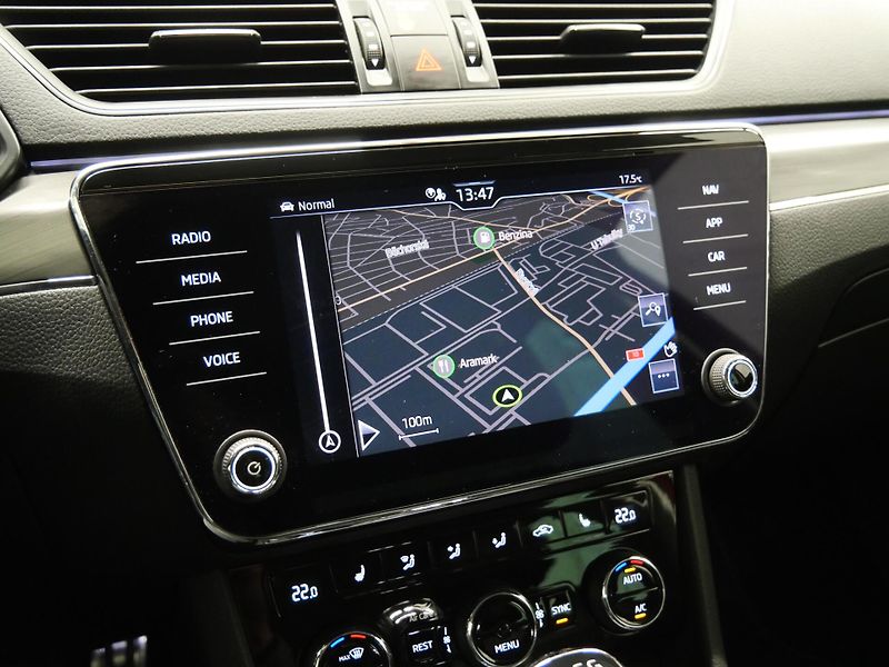 Škoda Superb - fotka 16 z 25