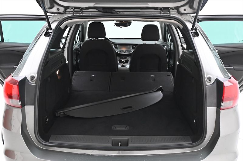 Opel Astra 1,5 CDTi 90 kW Park. Kamera Zá - fotka 11 z 29