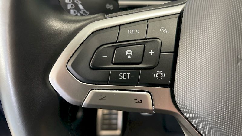 Volkswagen T-Roc (2024) R-Line 1.0 TSI 81kW - fotka 23 z 28