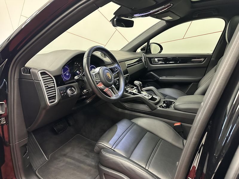 Porsche Cayenne (2023) E-Hybrid Coupe*PANO*CZ*DPH*1.M - fotka 8 z 21