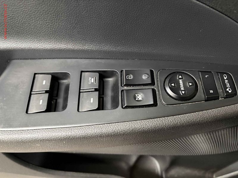 Hyundai Tucson (2018) 1.7 CRDi, 2.maj,ČR, Navi, AC - fotka 12 z 16