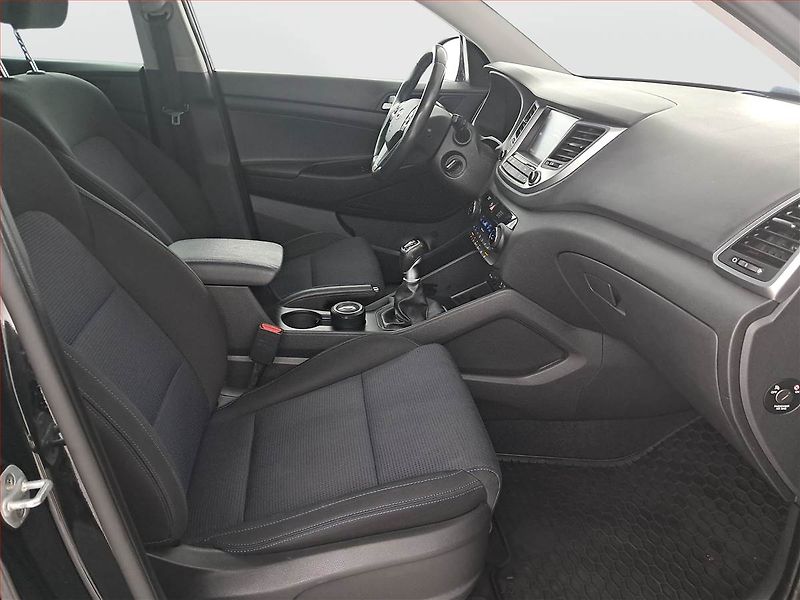 Hyundai Tucson (2017) Comfort 1.7 CRDi, Serv.kniha - fotka 9 z 19