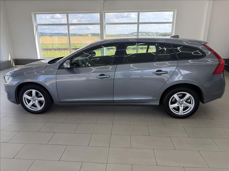 Volvo V60 2,0 D, Automat, pouze 93tkm - fotka 2 z 29