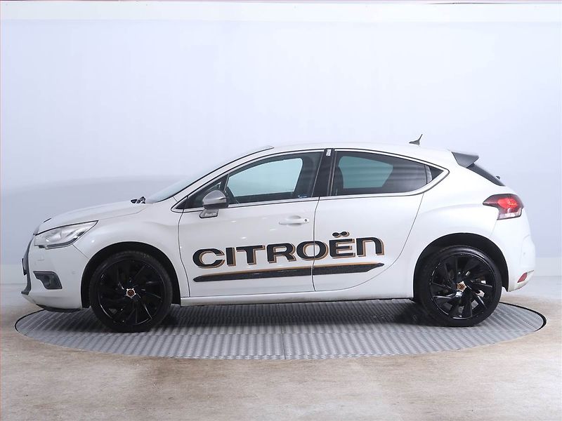 Citroën DS4 (2011) 2.0 BlueHDI, Navi, Xenony - fotka 3 z 21