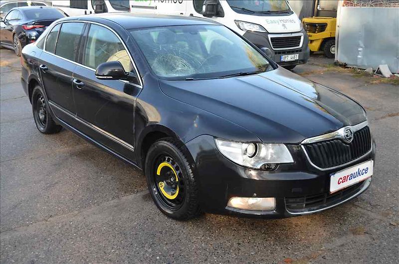 Škoda Superb (2011) 2,0 TDI - fotka 3 z 35