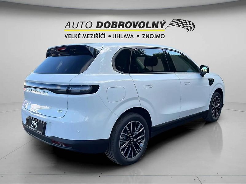 Leapmotor B10 (2026) Design hybrid EV baterie 18,8k - fotka 9 z 34