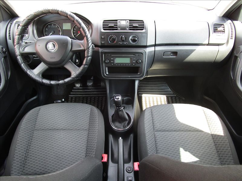 Škoda Fabia Combi 1.2i 12V Ambiente, Klima - fotka 7 z 41