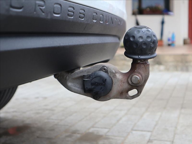 Volvo V60 2,0 CrossCountry AWD Po rozvod - fotka 25 z 34