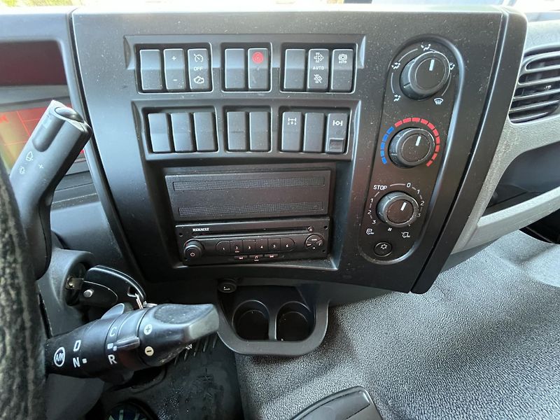 Renault Trucks D (2015) D WIDE + přívěs Svan - fotka 25 z 26