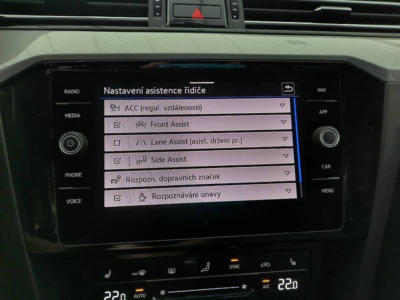 Volkswagen Passat Variant (2023) 2.0 TDI (110kW/150k) DSG, Busi - fotka 18 z 26