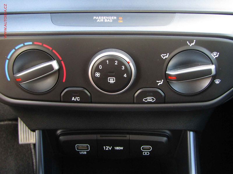 Hyundai i20 (2024) 1.2CVVT, 1.maj,ČR, STK8/28 - fotka 14 z 22