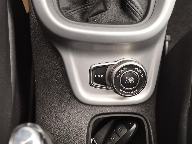 Suzuki Vitara 1,6 DDiS 88KW 4X4, KŮŽE, LED - fotka 17 z 23
