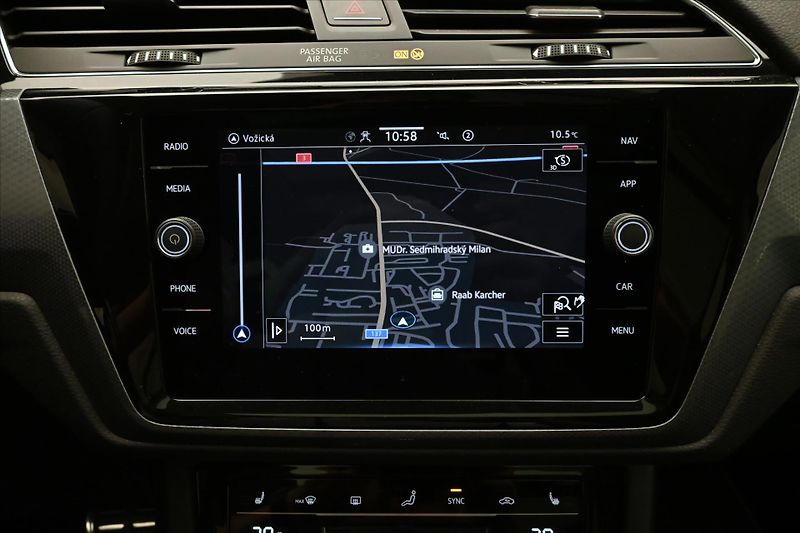 Volkswagen Touran 2,0 TDI 110kW Active Záruka až - fotka 18 z 24