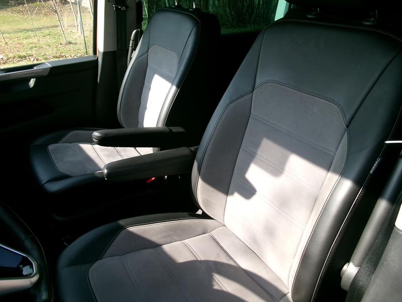Volkswagen Multivan (2020) 2,0TDI DSG NAVI AC BT  - fotka 10 z 40