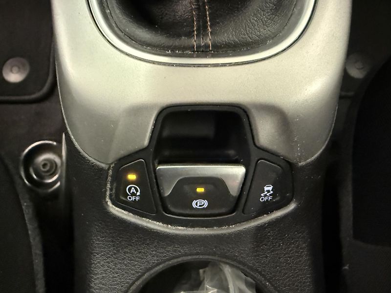 Jeep Compass 1.6 Multijet 88 kW - fotka 13 z 18