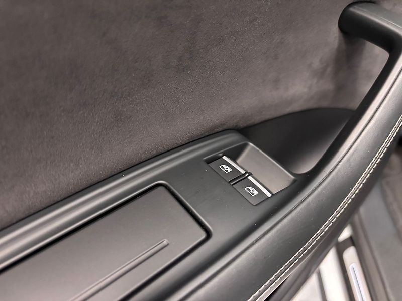 Audi Q8 50 3.0 TDI QUATTRO S-LINE - fotka 20 z 34