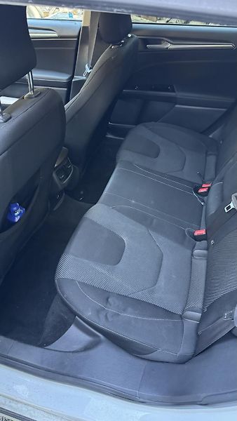 Ford Mondeo (2015) Vignale 2.0 TDCi 132kW PwShift - fotka 11 z 11