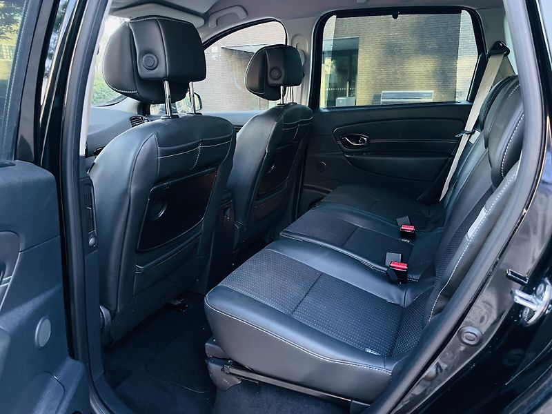 Renault Grand Scénic 1.6dCi MANUÁL KAMERA SERVISKA - fotka 31 z 47
