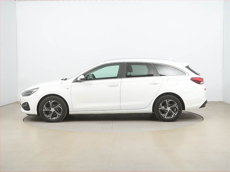 Hyundai i30 (2021) 1.5 T-GDI MHEV, Automat, Navi - fotka 3 z 17