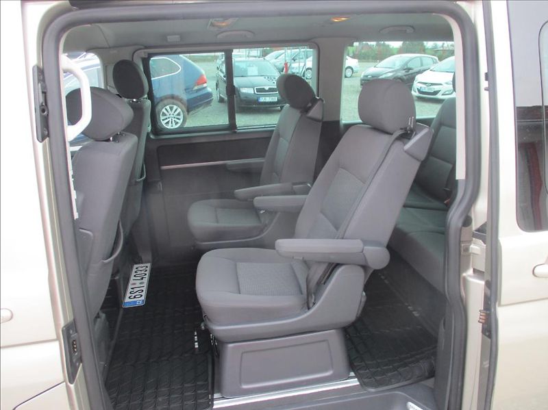 Volkswagen Multivan 2,5 TDI,4x4,aut.klima,servis, - fotka 10 z 38