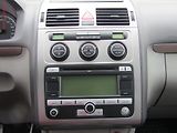 Volkswagen Touran (2006) 1.4TSi, autoAC, temp - náhled 14