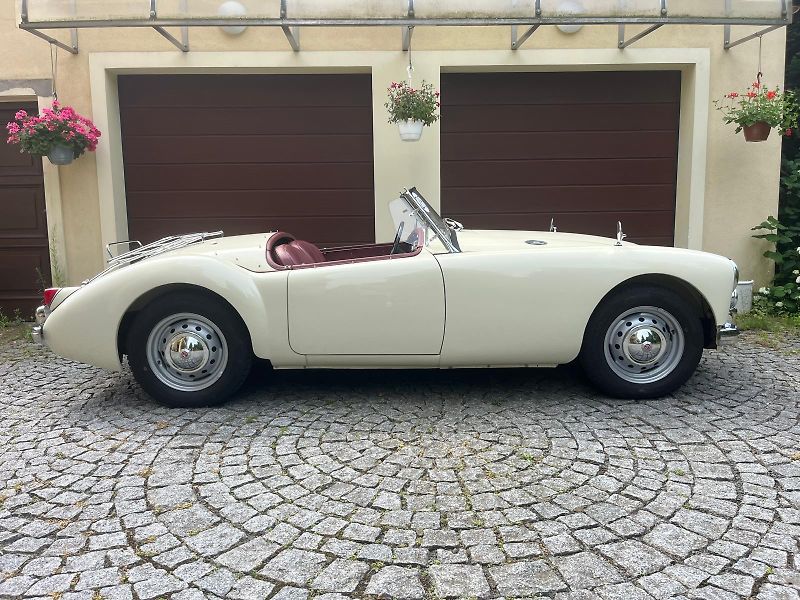 MG Ostatní MGA 1500 Roaster - fotka 4 z 41