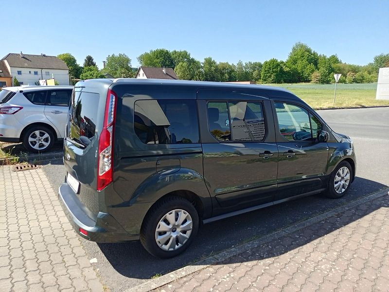 Ford Tourneo Connect (2020) Grand 7 míst - fotka 12 z 25