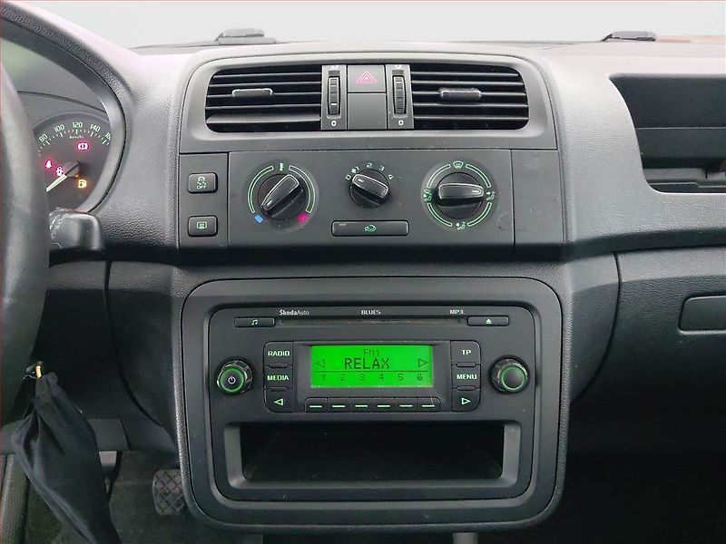 Škoda Fabia (2011) 1.2, po STK, pěkný stav - fotka 12 z 14