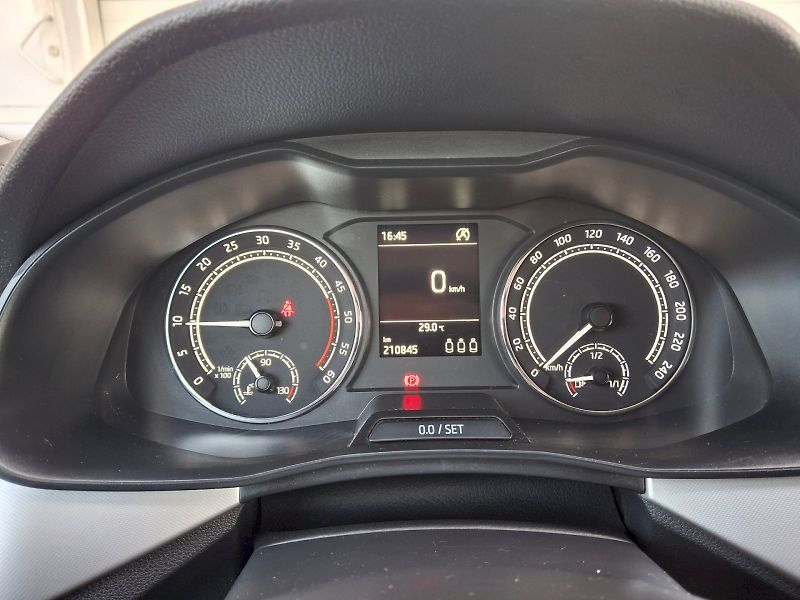 Škoda Kamiq (2020) Ambition 1,6TDi 85kW - fotka 18 z 29