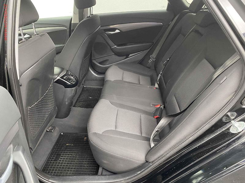 Hyundai i40 (2015) 1.7 CRDi, ČR, AT, LED, navi - fotka 10 z 18