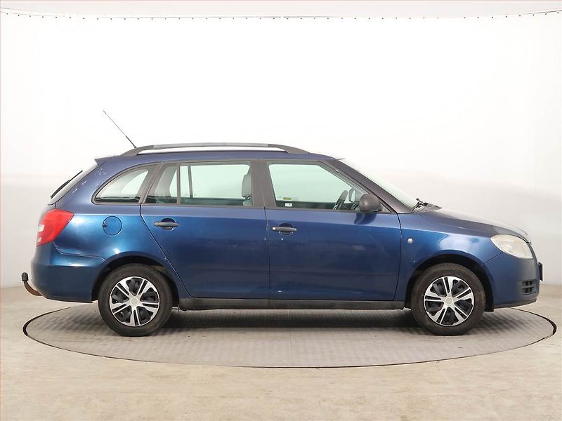 Škoda Fabia (2008) Comfort 1.2 12V, Tažné - fotka 6 z 14