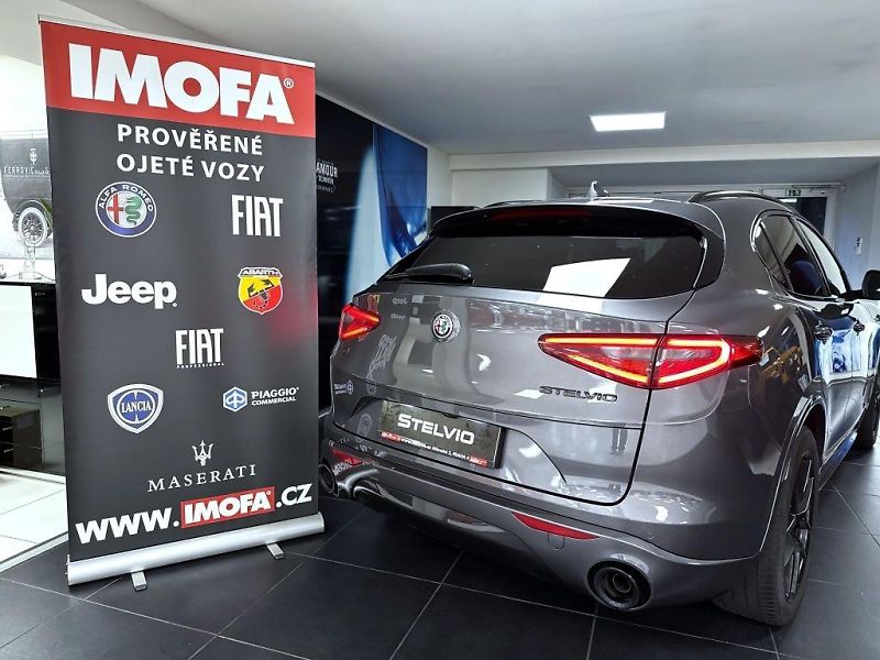 Alfa Romeo Stelvio (2020) 2.0T 280k AT8 ZF Q4 4x4 Veloce - fotka 5 z 18