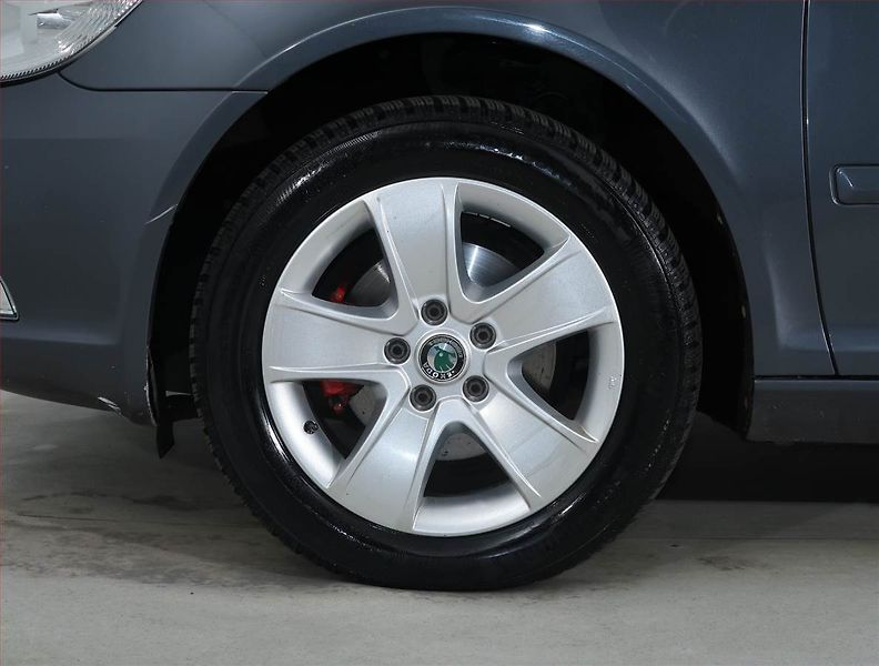 Škoda Octavia (2011) 1.6 TDI, Tempomat - fotka 14 z 19
