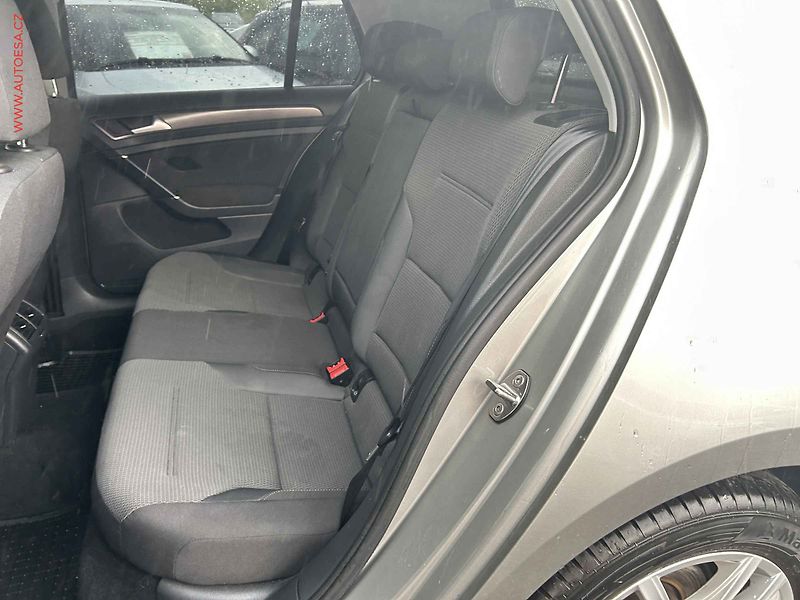 Volkswagen Golf (2018) 1.5 TSi, servis.kniha - fotka 10 z 18