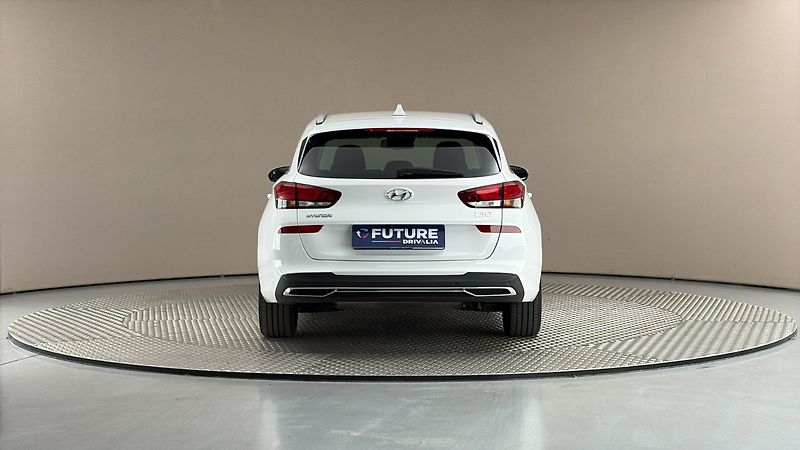 Hyundai i30 1.5 T-GDI Smart Kombi - fotka 5 z 23