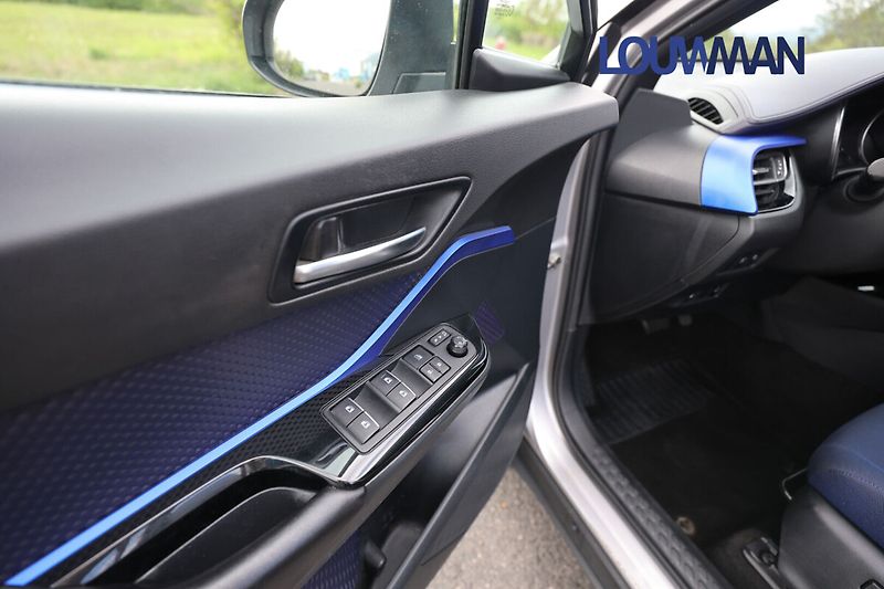 Toyota C-HR Hybrid 1.8 VVT-i Dynamic Comfo - fotka 11 z 25